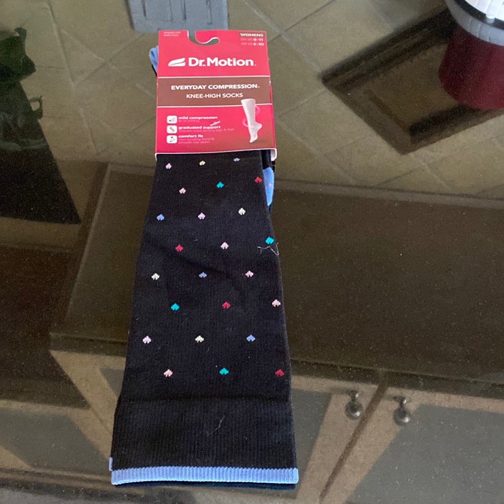 Dr Motion Knee High Compression Socks in Black with colored poker dots.New